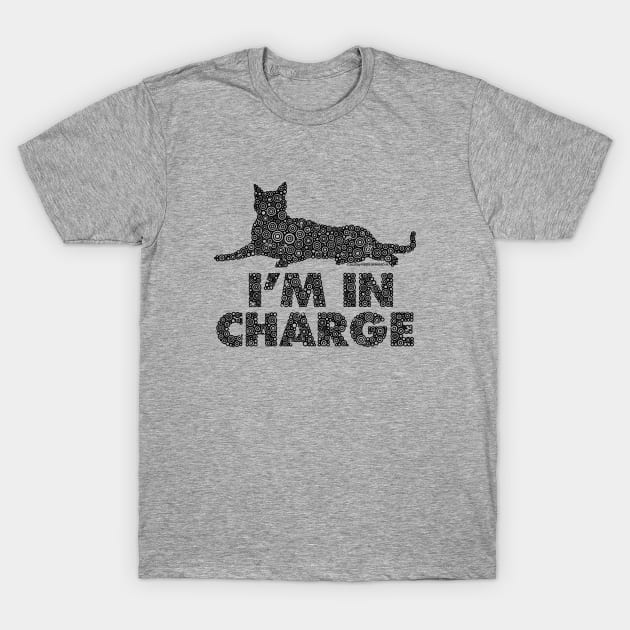 I’m In Charge Black Cat Circle Design T-Shirt by pbdotman